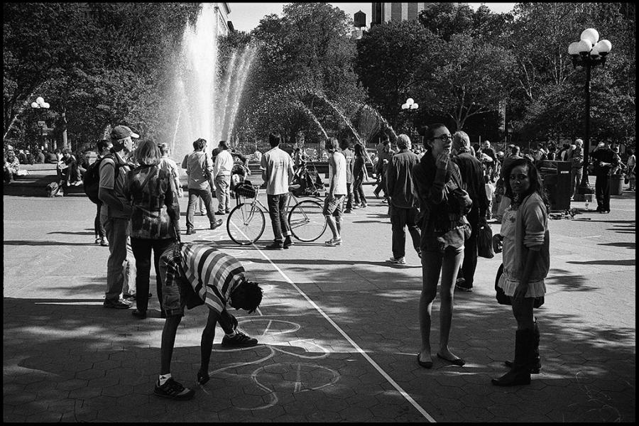 washington square park - black and white photo
